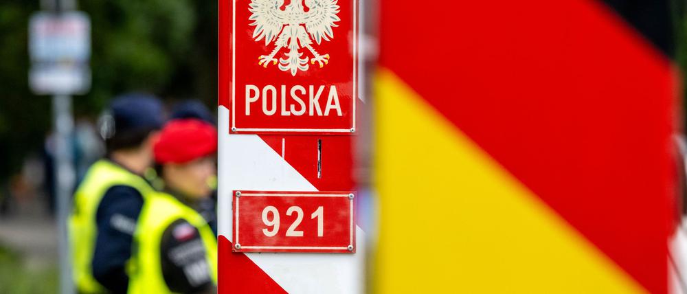 Die polnischen Kontrollen an der Grenze zu Deutschland werden bis zum 4. April verlängert. (Archivbild)