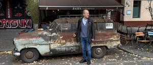 Dieser Oldtimer in Kreuzberg muss nach 8 Jahren umparken.