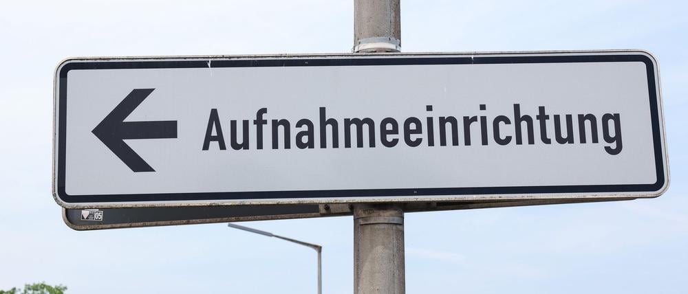 Zuerst werden die Asylbewerber in den Erstaufnahmeeinrichtungen der Länder untergebracht. (Symbolbild)
