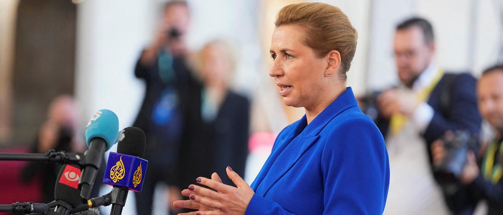 Dänemarks Premierministerin Mette Frederiksen beim Gipfeltreffen im dänischen Parlament auf Schloss Christiansborg in Kopenhagen.