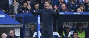 Trainer Oliver Glasner begleitet die Spiele seines Teams äußerst emotional.
