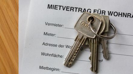 Seit einem halben Jahr gibt es die MIetpreisprüfstelle in Berlin, ihr Ergebnis: In den meisten geprüften Fällen ging es um Mietwucher. (Archivbild)