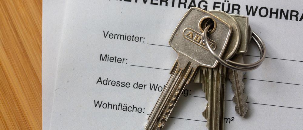 Seit einem halben Jahr gibt es die MIetpreisprüfstelle in Berlin, ihr Ergebnis: In den meisten geprüften Fällen ging es um Mietwucher. (Archivbild)