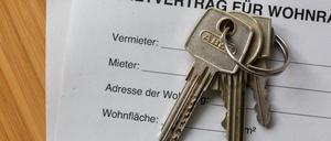 Seit einem halben Jahr gibt es die MIetpreisprüfstelle in Berlin, ihr Ergebnis: In den meisten geprüften Fällen ging es um Mietwucher. (Archivbild)