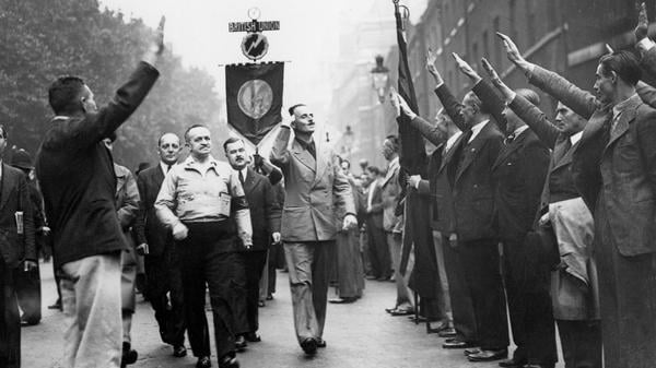 Er wollte ein faschistisches Großbritannien: Oswald Mosley, hier bei einem Aufmarsch seiner Anhänger im Jahr 1937. 