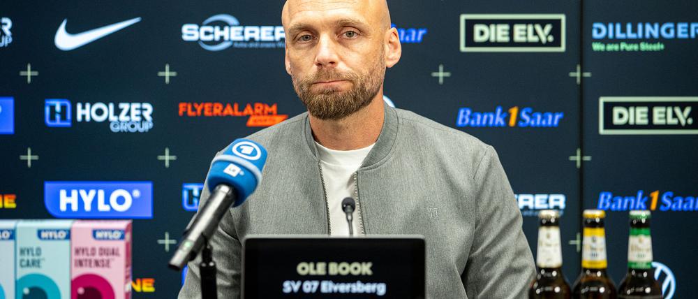 Ole Book hat seinen Vertrag als Sportvorstand der SV Elversberg verlängert.