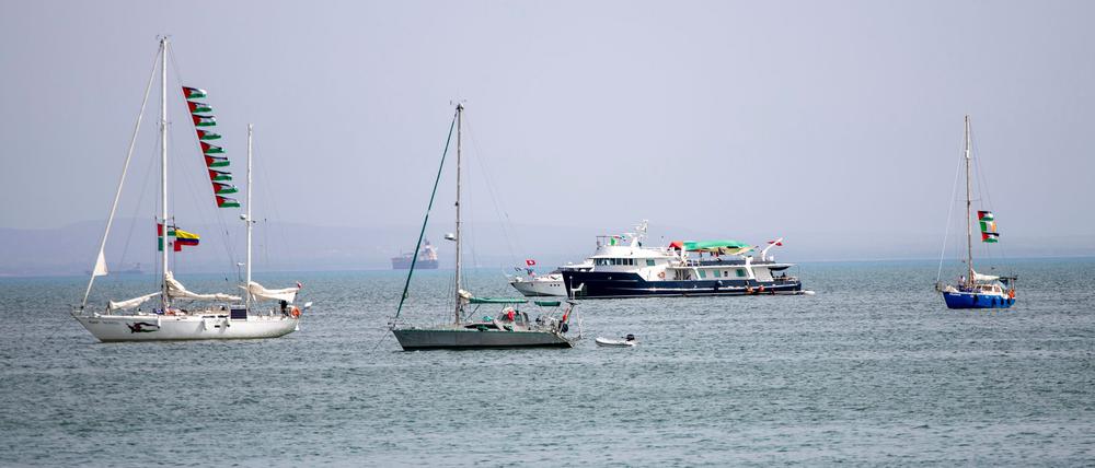 Boote der „Global Sumud Flotilla“ auf dem Weg nach Gaza ankern vor der Küste von Sidi Bou Saïd in Tunis (Archivbild).