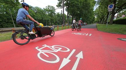 Der ADFC Potsdam fordert die Verlängerung der Fahrradstraße an der Heinrich-Mann-Allee bis Rehbrücke, die Stadt lehnt das ab.