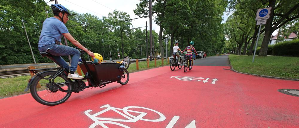 Der ADFC Potsdam fordert die Verlängerung der Fahrradstraße an der Heinrich-Mann-Allee bis Rehbrücke, die Stadt lehnt das ab.
