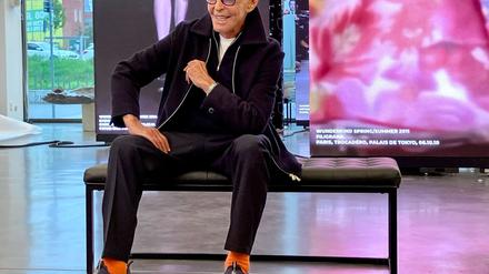 Designer, Maler, Zeichner und Bildhauer - Wolfgang Joop (80) sitzt in der neuen Ausstellung über sein Lebenswerk.