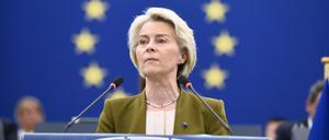 Die Präsidentin der Europäischen Kommission, Ursula von der Leyen, spricht während ihrer Rede zur Lage der Union im Europäischen Parlament in Straßburg.