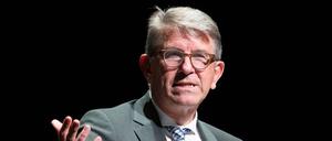 Wolfram Weimer (parteilos), Staatsminister für Kultur und Medien, spricht im Haus der Berliner Festspiele während der Eröffnung des Internationalen Literaturfestivals Berlin.