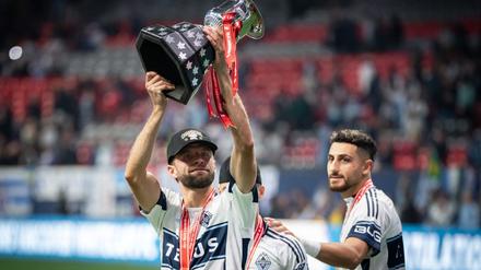 Thomas Müller (l) gewann mit den Vancouver Whitecaps die kanadische Meisterschaft.