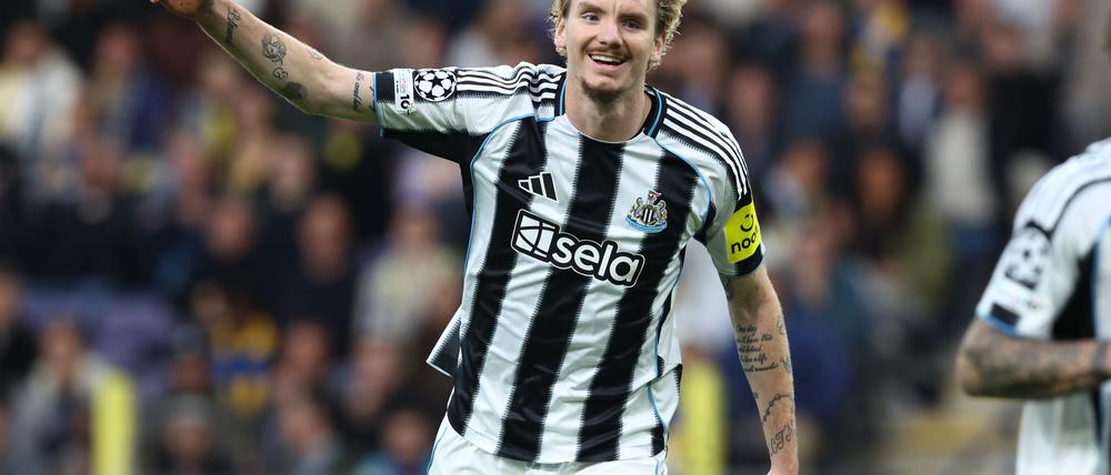 Nick Woltemade bejubelt sein erstes Tor in der Champions League.