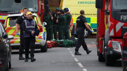 Erste Bilder aus Manchester. Rettungswagen parken vor der Synagoge. 