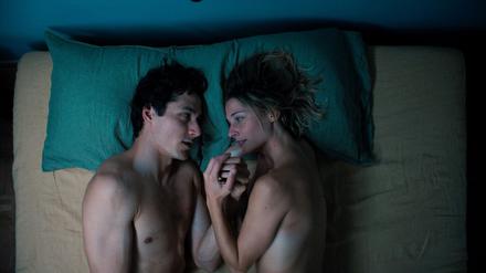 Mit der sechsteiligen Serie „Naked“ (ab sofort in der ARD-Mediathek, am 3. und 4. Oktober im Ersten) wagt sich der WDR an das gesellschaftliches Tabuthema Sexsucht.