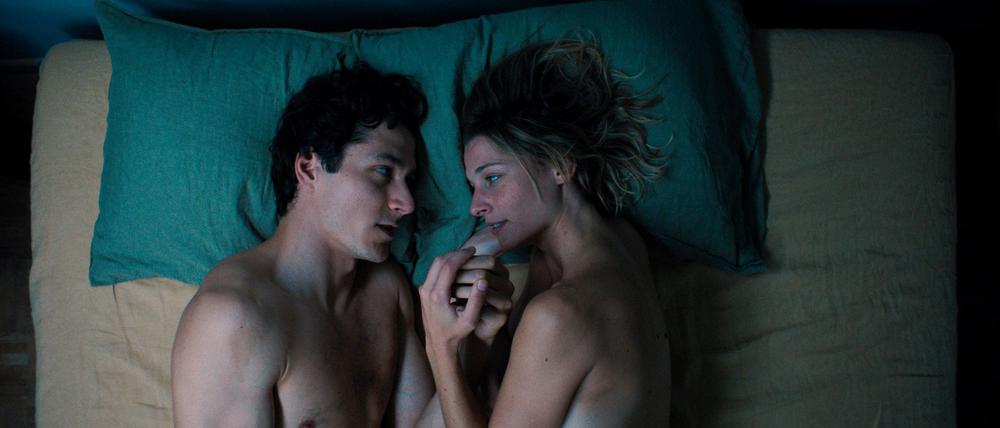 Mit der sechsteiligen Serie „Naked“ (ab sofort in der ARD-Mediathek, am 3. und 4. Oktober im Ersten) wagt sich der WDR an das gesellschaftliches Tabuthema Sexsucht.