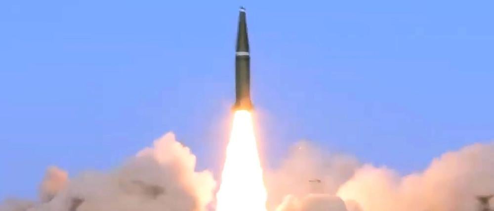 Eine Iskander-M-Rakete wird während der Militärübung „Zentr-2019” auf dem Übungsgelände Sary-Shagan in Kasachstan abgefeuert. (Archivbild vom 20. September 2019).