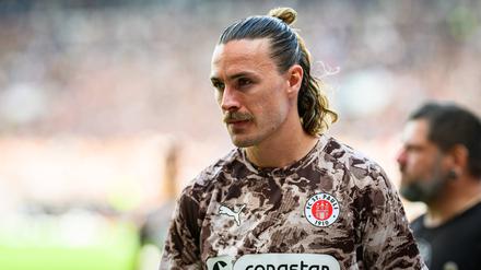 Derzeit nur als Zuschauer bei Spielen seines FC St. Pauli dabei: Kapitän Jackson Irvine.