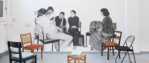 Luise Schröder: Stuhlkreis, Installationsansicht. Foto: Dorothea Dittrich, VG Bildkunst Bonn 2025