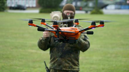 Die Gefahr wächst: Auch bei der Bundeswehr steht Drohnenabwehr mittlerweile auf dem Trainingsplan. 