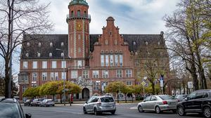 Das Rathaus Reinickendorf am Eichborndamm