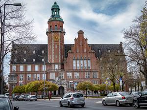Das Rathaus Reinickendorf am Eichborndamm