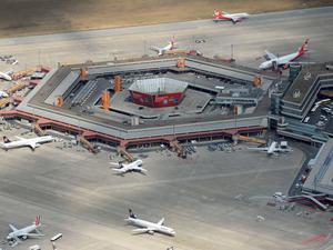  Blick auf den alten Flughafen Tegel.