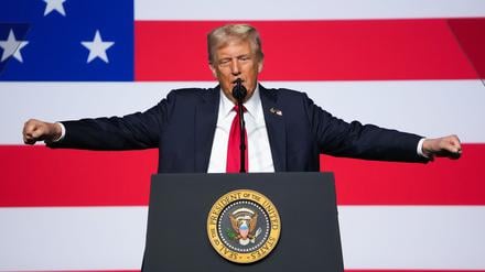 Trump wünscht, dass die Unis verbieten, was „konservative Ideen bestrafen, herabsetzen oder sogar Gewalt gegen sie anstiften könnte“.  
