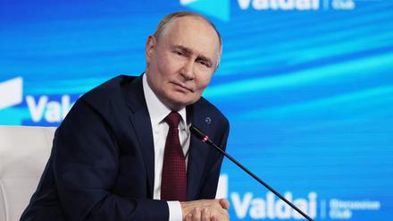 Der russische Staatschef Wladimir Putin ist bei seinem Auftritt beim „Waldai“-Forum zu sehen.