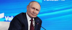 Der russische Staatschef Wladimir Putin ist bei seinem Auftritt beim „Waldai“-Forum zu sehen.