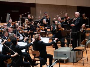 Daniel Barenboim und die Berliner Philharmoniker | Bild: Monika Rittershaus