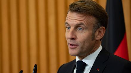 Der französische Präsident Emmanuel Macron beim Festakt zum 35. Jahrestag der Wiedervereinigung am Freitag in Saarbrücken. 