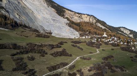Ein Blick über Brienz-Brinzauls in der Schweiz.