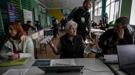 Viele Ukrainer flüchten von der Front.