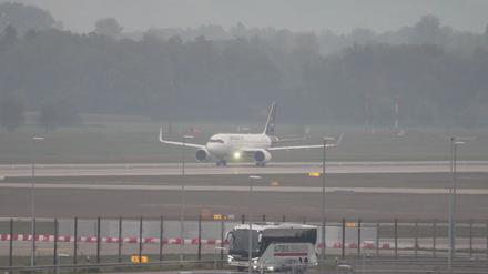 Am Morgen wurde der Flugbetrieb wieder aufgenommen.
