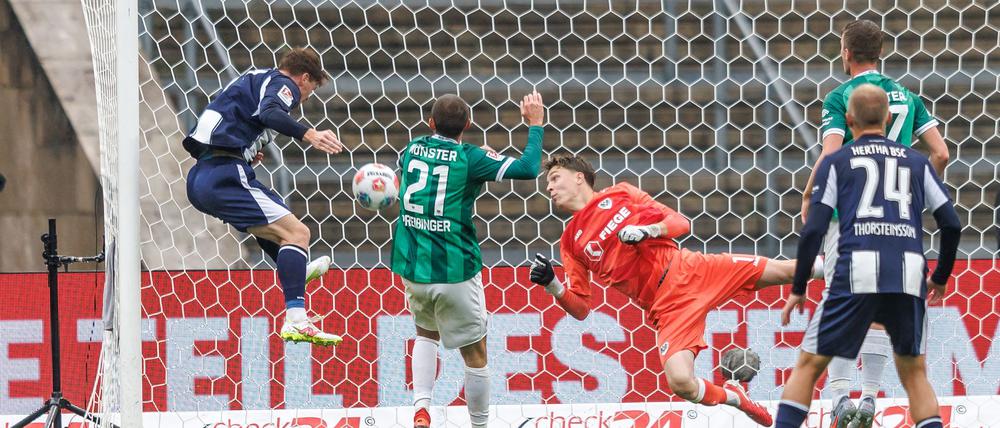 Das erste Heimtor im vierten Heimspiel: Sebastian Grönning erzielt das 1:0 gegen Preußen Münster.