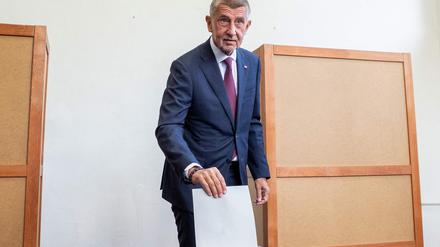 Leader of Czech Republic's ANO party Andrej Babis casts his ballot into an urn during the parliamentary elections at a polling station in Ostrava, Czech Republic on October 3, 2025. Polling stations across the Czech Republic opened on October 3 for a two-day general election. (Photo by AFP)