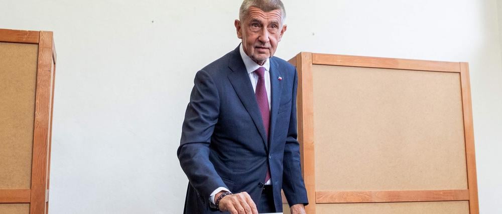 Leader of Czech Republic's ANO party Andrej Babis casts his ballot into an urn during the parliamentary elections at a polling station in Ostrava, Czech Republic on October 3, 2025. Polling stations across the Czech Republic opened on October 3 for a two-day general election. (Photo by AFP)