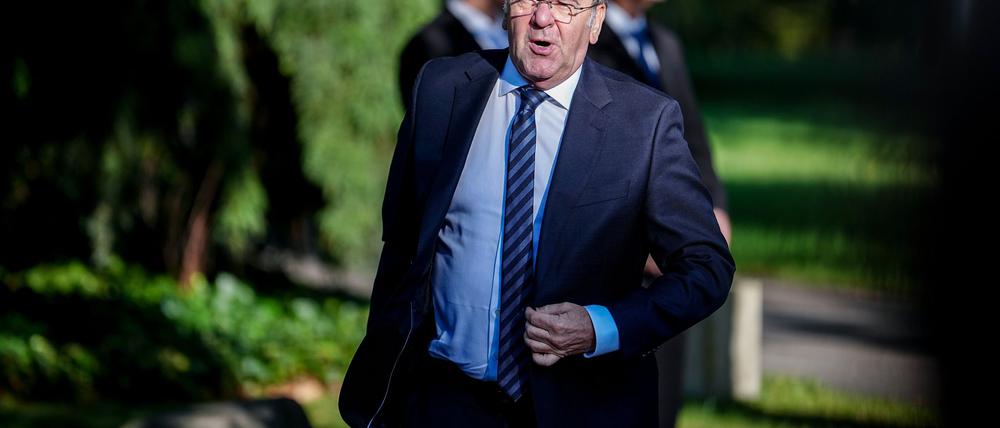 Verteidigungsminister Pistorius dringt darauf, sich an den vereinbarten Zeitplan zu halten. (Archivbild)