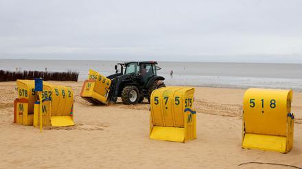 Die Sturmflut soll an der Küste bis zu zwei Meter über dem mittleren Hochwasser ausfallen.