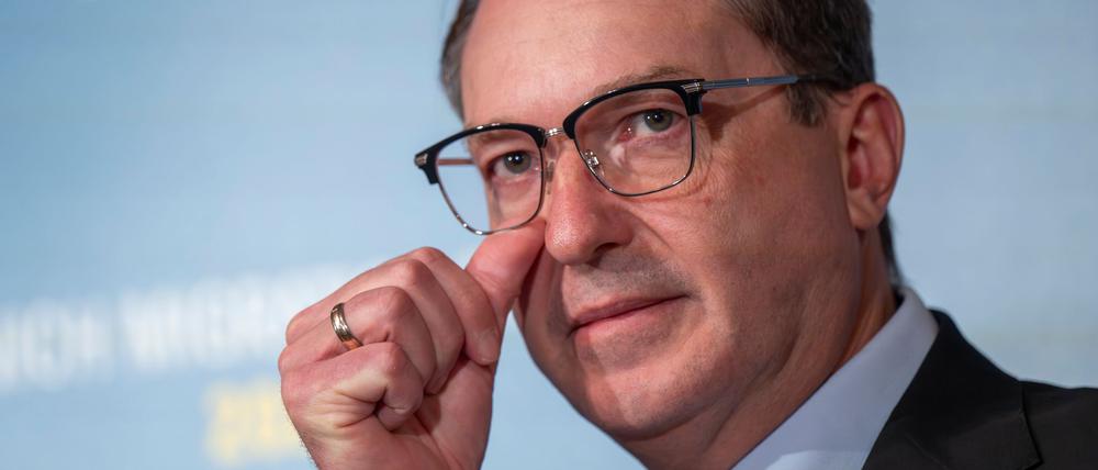 Bundesinnenminister Alexander Dobrindt will beim Thema Migration weiter Druck machen und die europäische Asylpolitik „schärfen und härten“ - konkrete Ergebnisse gab es beim Treffen mit seinen Amtskollegen in München aber keine. 