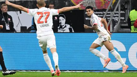 War der Matchwinner in Frankfurt: Bayerns Luis Díaz (r).