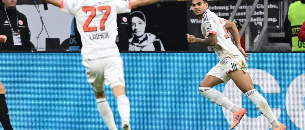 War der Matchwinner in Frankfurt: Bayerns Luis Díaz (r).