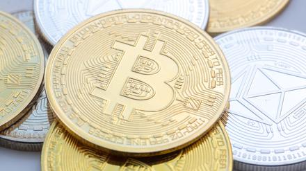 Der Bitcoin ist erstmals über die Marke von 125.000 US-Dollar gestiegen.