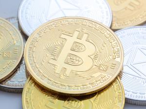 Der Bitcoin ist erstmals über die Marke von 125.000 US-Dollar gestiegen.