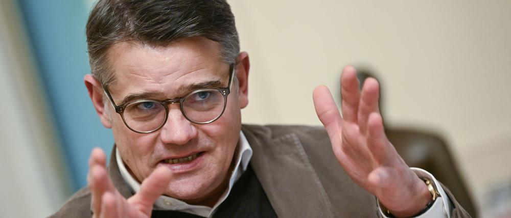 Boris Rhein, Ministerpräsident von Hessen (CDU), spricht in einem Interview.