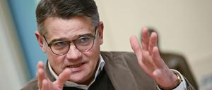 Boris Rhein, Ministerpräsident von Hessen (CDU), spricht in einem Interview.