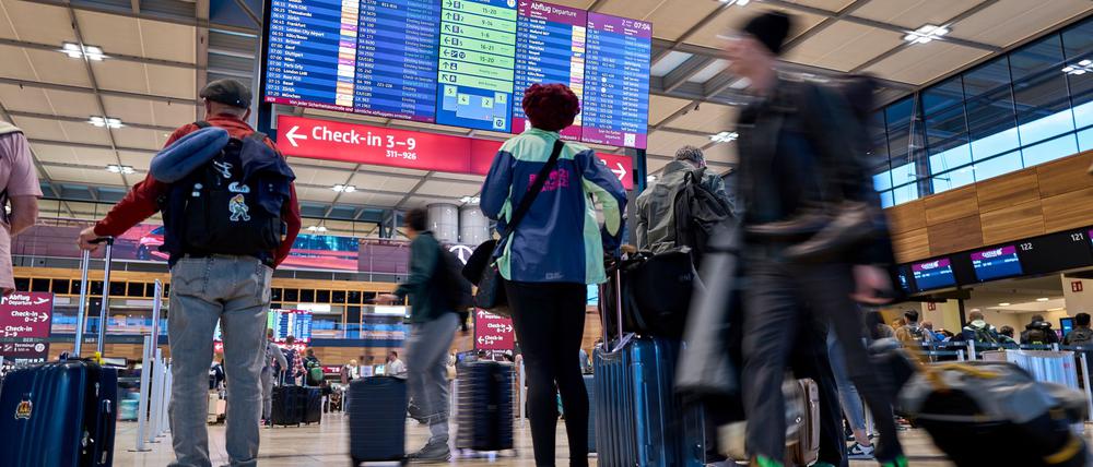Der Hackerangriff legte am BER elektronische Systeme lahm, die für die Passagier- und Gepäckabfertigung genutzt werden. (Archivbild) 