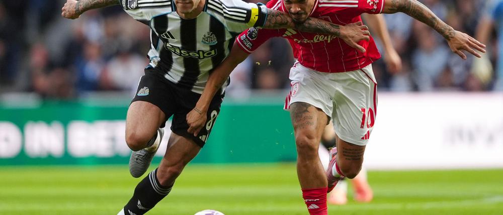 Sandro Tonali (links) setzte sich mit Newcastle gegen Nottingham durch.